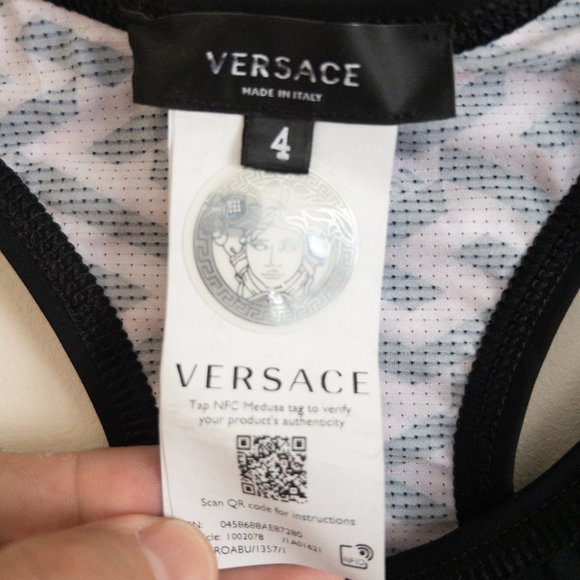 Versace Greca Signature Accent Sports Bra - Picture 4 of 4